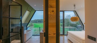 Unique villa with fantastic views, near the beach