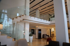 Pasillos con baranda