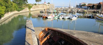 Au pied du pont de l'ile d'Oléron villa au calme sans vis à vis parking privé