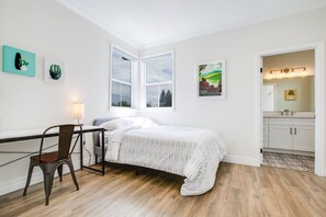 3 bedrooms, desk, iron/ironing board, free WiFi - Lux Retreat 3B3.5B|ConvCtr/HRC/Caltech/RoseBowl (Pasadena)