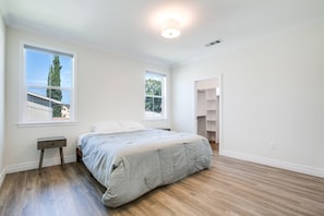 3 chambres, bureau, fer et planche à repasser, Wi-Fi gratuit