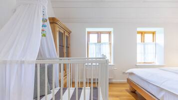 3 Schlafzimmer, Bügeleisen/Bügelbrett, Reisekinderbett, kostenloses WLAN