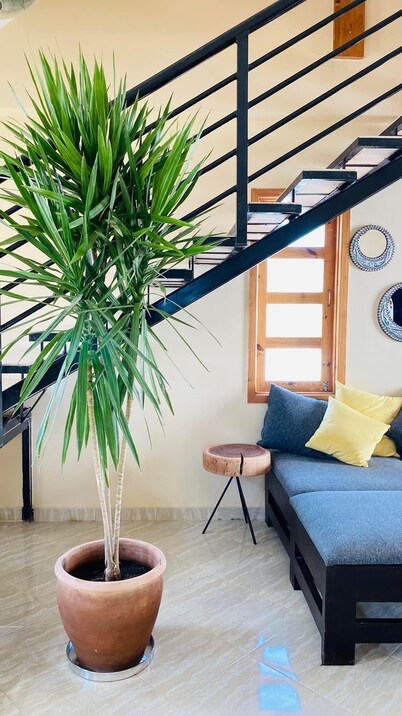 Central modern villa with 360 views of Dahab