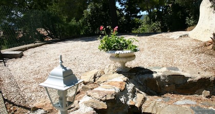 VILLA QUINTEFEUILLE T3 2*, above the Vigie creeks, in the heart of nature
