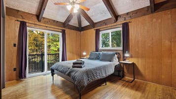 5 bedrooms, desk, free WiFi, bed sheets