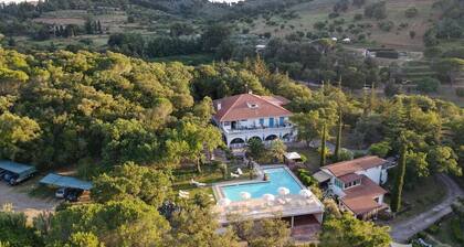 Villa near the Pool in a fantastic Park