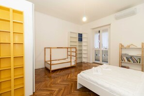 3 عدّة غرف نوم وواي فاي وملاءات أسرّة