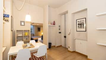 1 habitación, tabla de planchar con plancha, wifi y ropa de cama