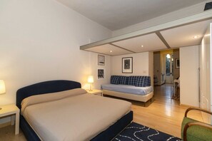 1 bedroom, iron/ironing board, WiFi, bed sheets - Our comfortable flat is located in the Campidoglio area, a characteristic glimpse in the heart of Turin with a flavor of other times.The accommodation is perfect for 3 guests and is equipped with every comfort: unlimited WiFi, equipped kitchen, washing m (Torino)