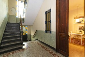 Interior - GuestHost - Our comfortable flat is located in the Campidoglio area, a characteristic glimpse in the heart of Turin with a flavor of other times.The accommodation is perfect for 3 guests and is equipped with every comfort: unlimited WiFi, equipped kitche (Torino)