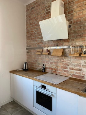 Kühlschrank, Esstisch