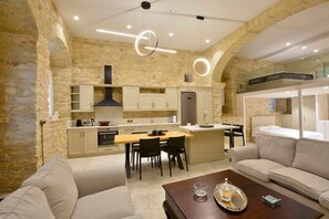 Flat-screen TV, books - The Old Print House Corfu (CORFU)