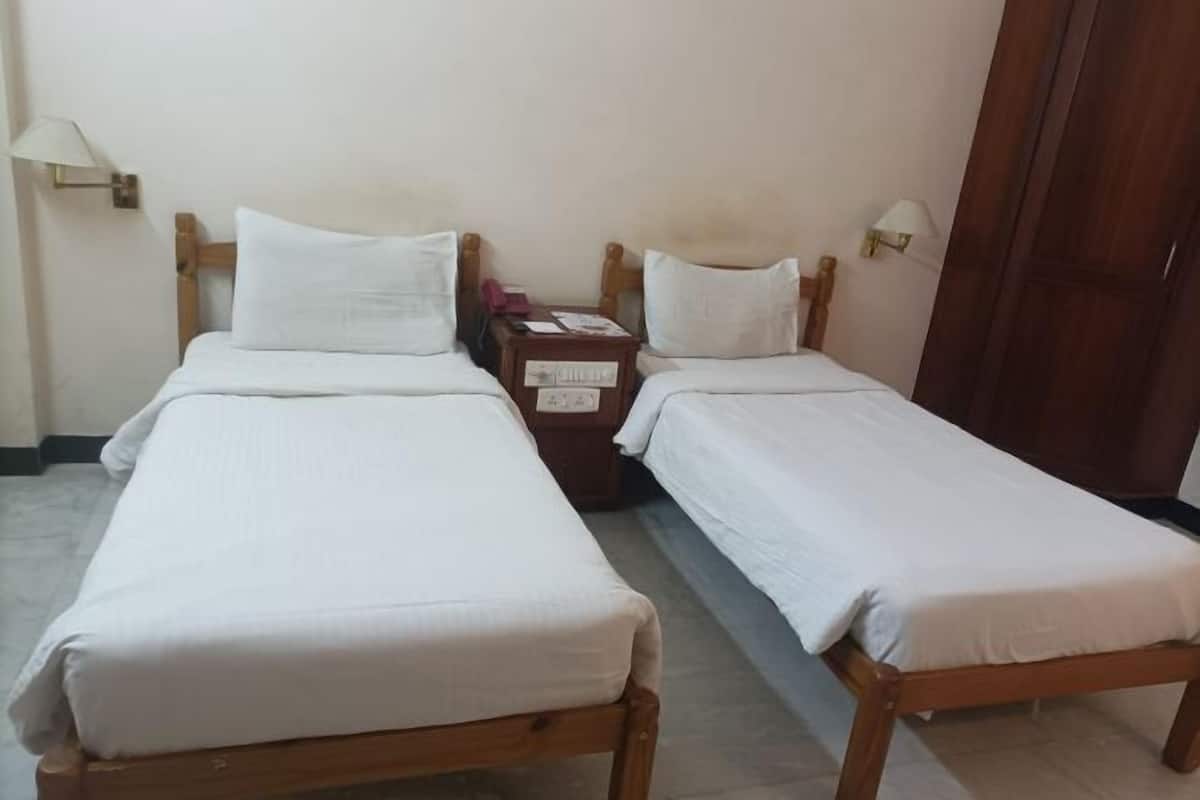 1 bedroom, individually furnished, free WiFi, bed sheets