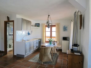 Fridge, microwave, stovetop, dishwasher - The perfect blend of tranquillity, beauty and functionality. (Chio)