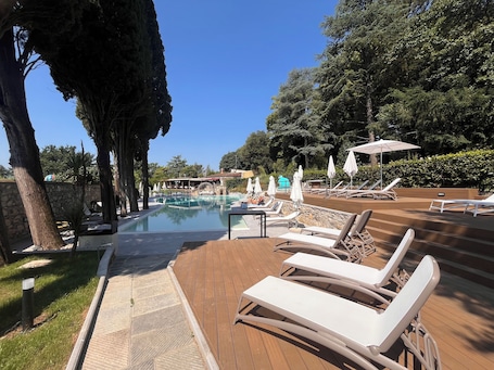 12 piscine all'aperto. Fantastic Garden