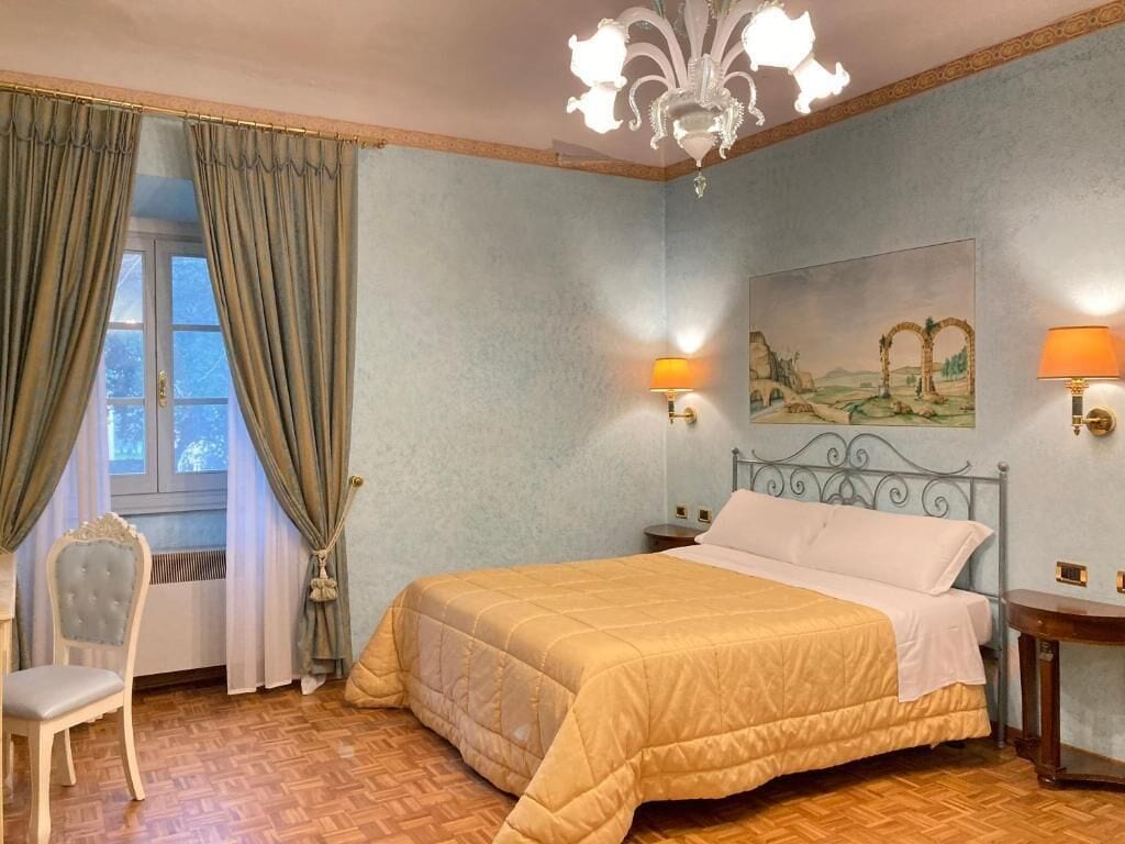 Premium Double or Twin Room | Hypo-allergenic bedding, minibar, in-room safe, individually decorated