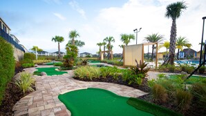 Property grounds - Free Baby Amenities! Stunning Disney Themed Villa! Game Room, Sunny Pool & Spa (Davenport)