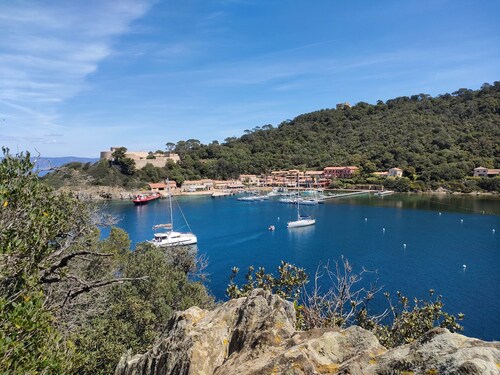 Mas 4 with terrace, swimming pool and tennis court