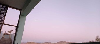 Private, rustic bedouin house 10 mnts walk to sea!!