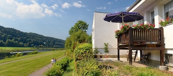Elbe-1-Resort Directly on the Elbe