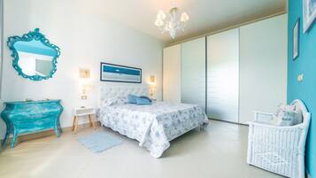 1 bedroom, iron/ironing board, WiFi (free), bed sheets