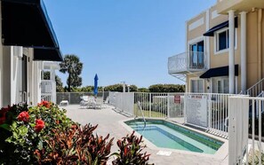 Piscine extérieure, piscine chauffée