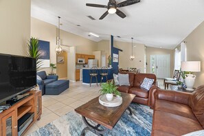 Smart TV, videojuegos, futbolito y tenis de mesa 