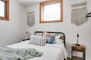1 habitación, escritorio, tabla de planchar con plancha y wifi gratis 