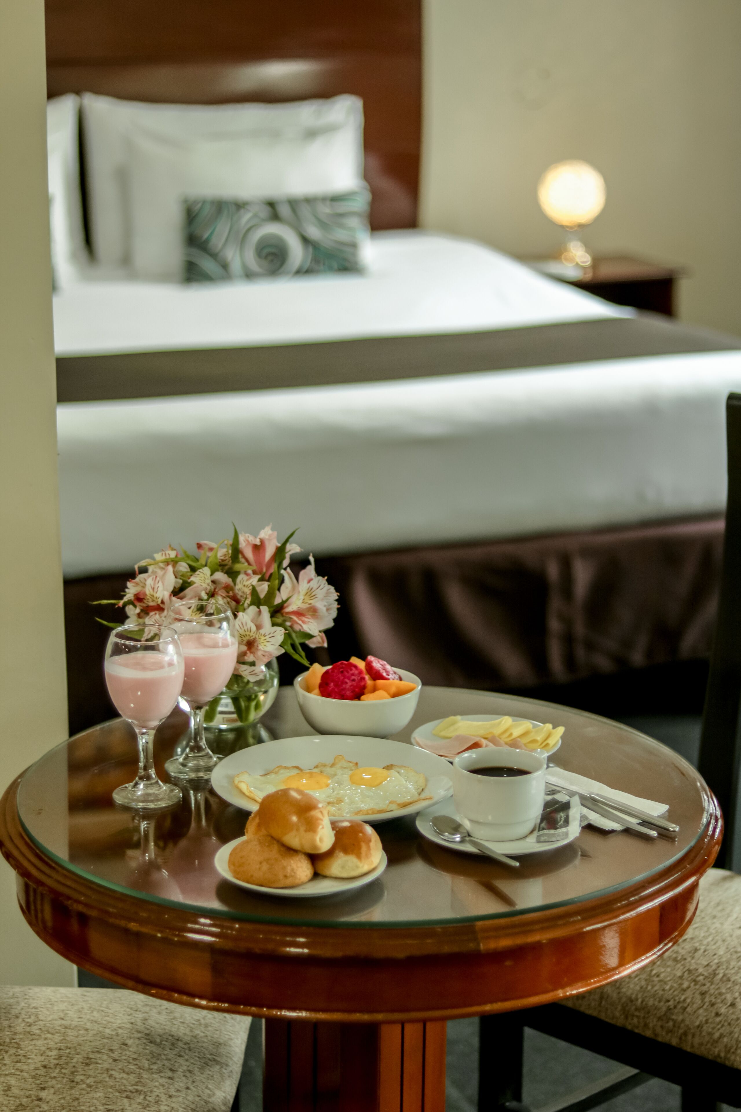 Free daily buffet breakfast 