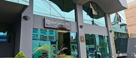 Fachada de la propiedad