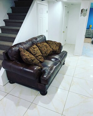 Interior - Cheerful 1 bedroom in a private house 5mins from JFK (Queens)