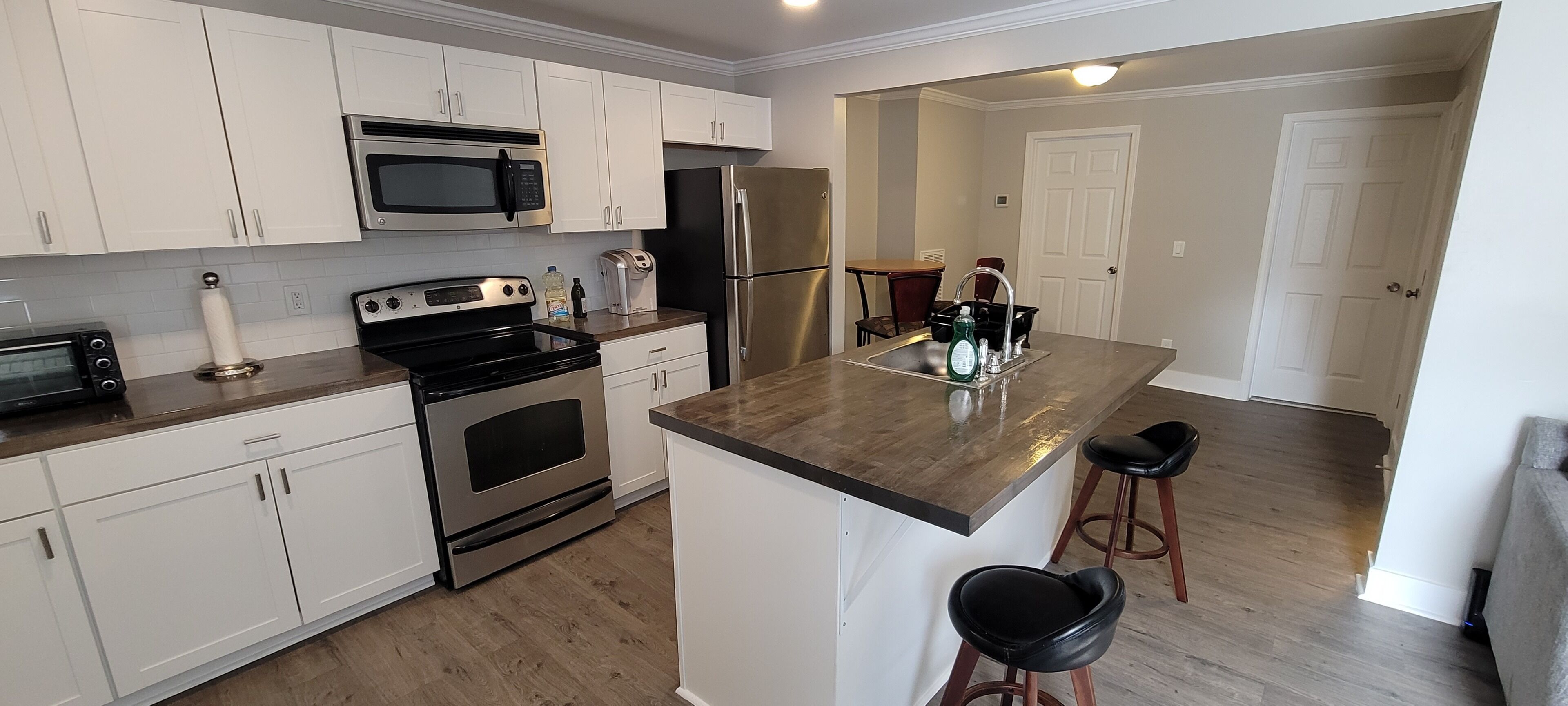 Refrigerador, microondas, parrilla de estufa y lavavajillas 