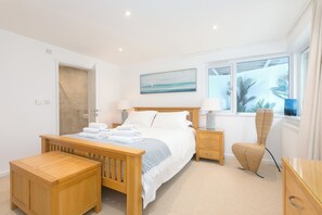 3 bedrooms, individually decorated, individually furnished - Portside (St Ives)