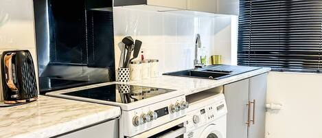 Apartment | Dapur peribadi | Peti sejuk, ketuhar gelombang mikro, ketuhar, dapur