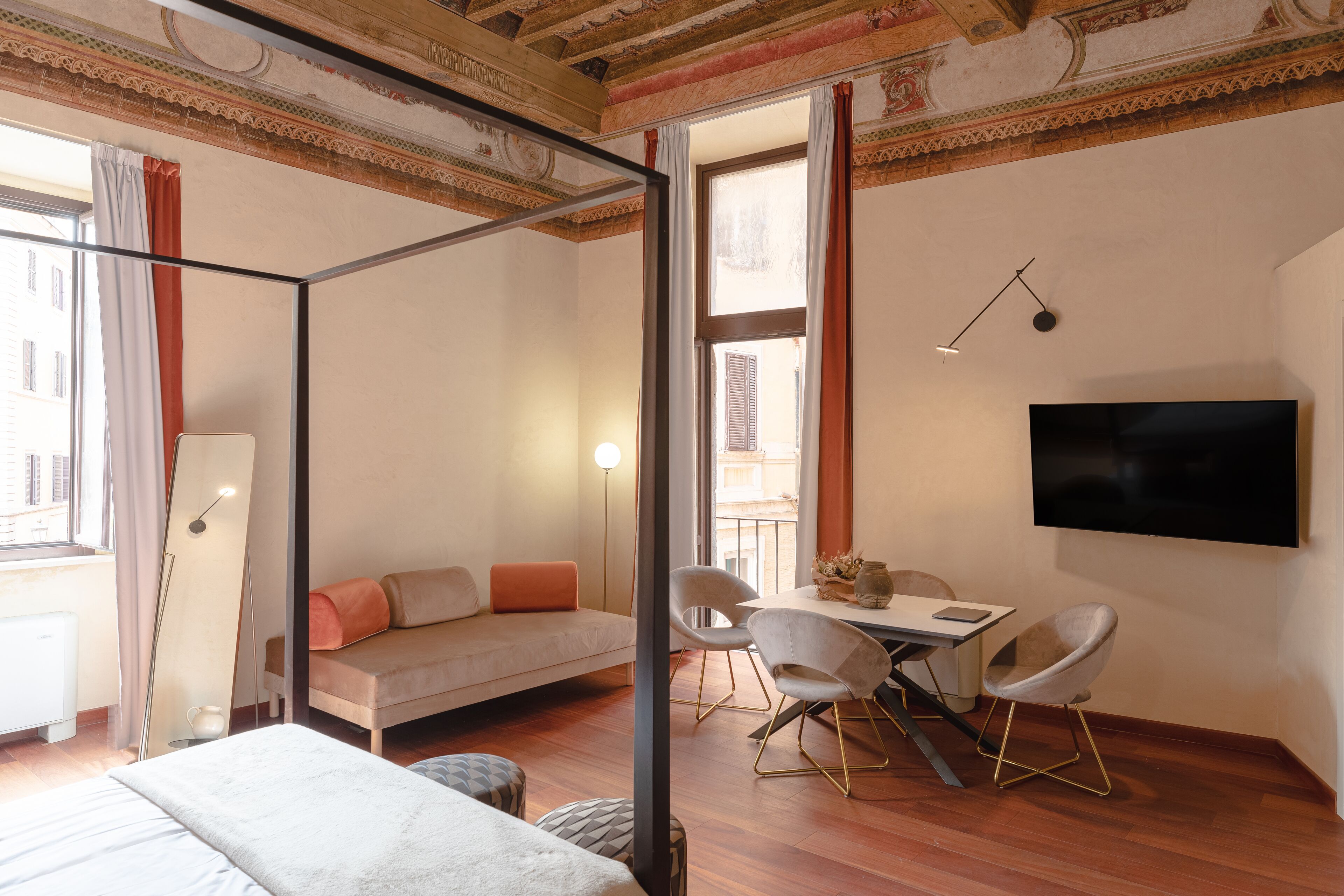 1 bedroom, premium bedding, down duvets, laptop workspace