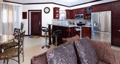 Loft - Sleeps 4 - Parking - Balcony