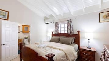 Apartment | 2 bedrooms, iron/ironing board, free WiFi, bed sheets