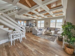 电子游戏、DVD 播放器