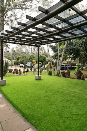 Children’s play area – outdoor