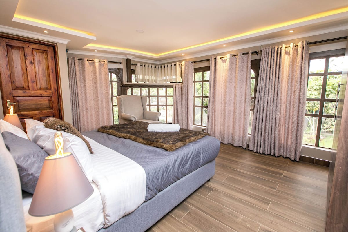 1 bedroom, pillow-top beds, laptop workspace, blackout curtains