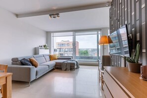 TV, stereoanlegg og kontorer