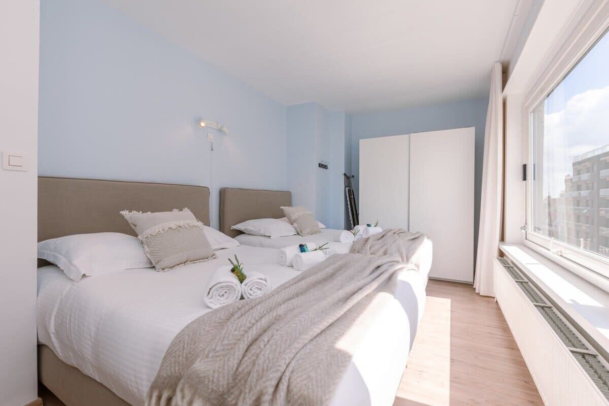 2 slaapkamers, een strijkplank/strijkijzer, reisbedje, wifi