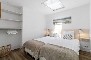 2 bedrooms, iron/ironing board, travel cot, free WiFi