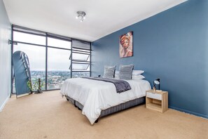 1 غرفة نوم ومكواة/لوح كي وواي فاي وملاءات أسرّة