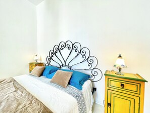 2 bedrooms, iron/ironing board, free WiFi, bed sheets - Historic home with a sea-view terrace in the heart of Otranto - Marea Stays Collection (Otranto)