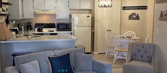 2 bed 2 bath, Cozy White Mountain Condo – Single Level, Upstairs Unit!!