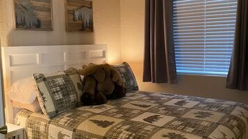 2 bedrooms, iron/ironing board, free WiFi, bed sheets