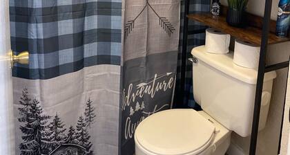 2 bed 2 bath, Cozy White Mountain Condo – Single Level, Upstairs Unit!!