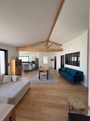 TV, DVD player - Beautiful house with pool and garden in La Noue (Sainte-Marie-de-Ré)