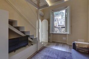 Smart TV - Cosy&Relax Apartment with Private Courtyard (Firenze)